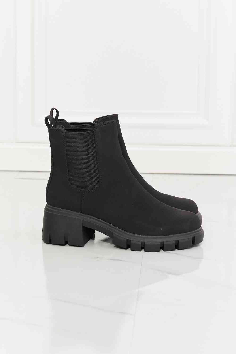 Matte Lug Sole Chelsea Boots