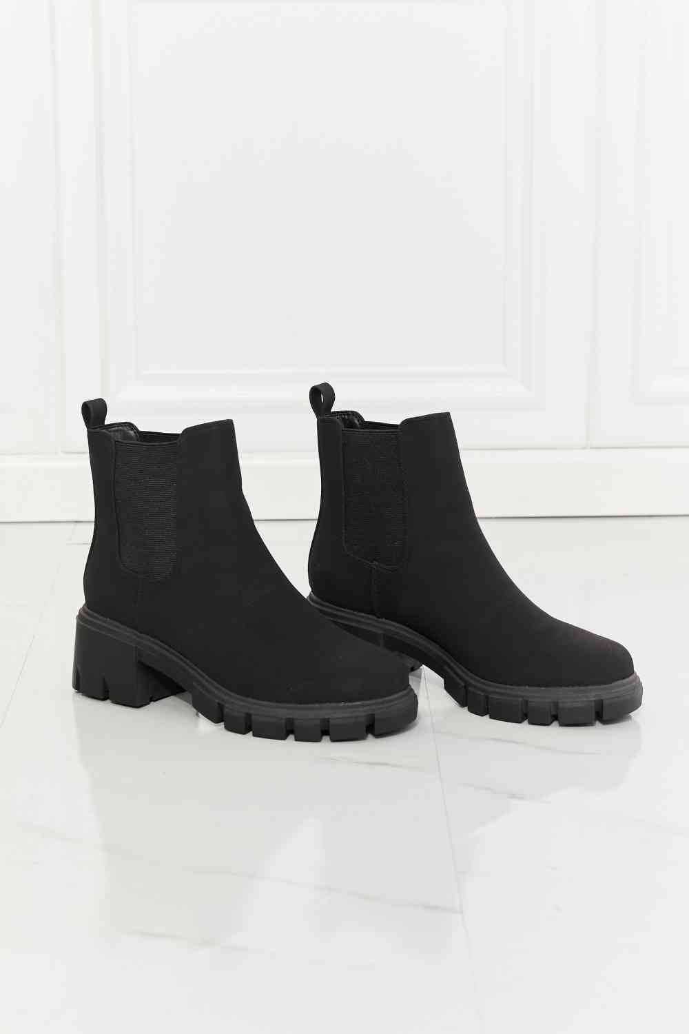 Matte Lug Sole Chelsea Boots