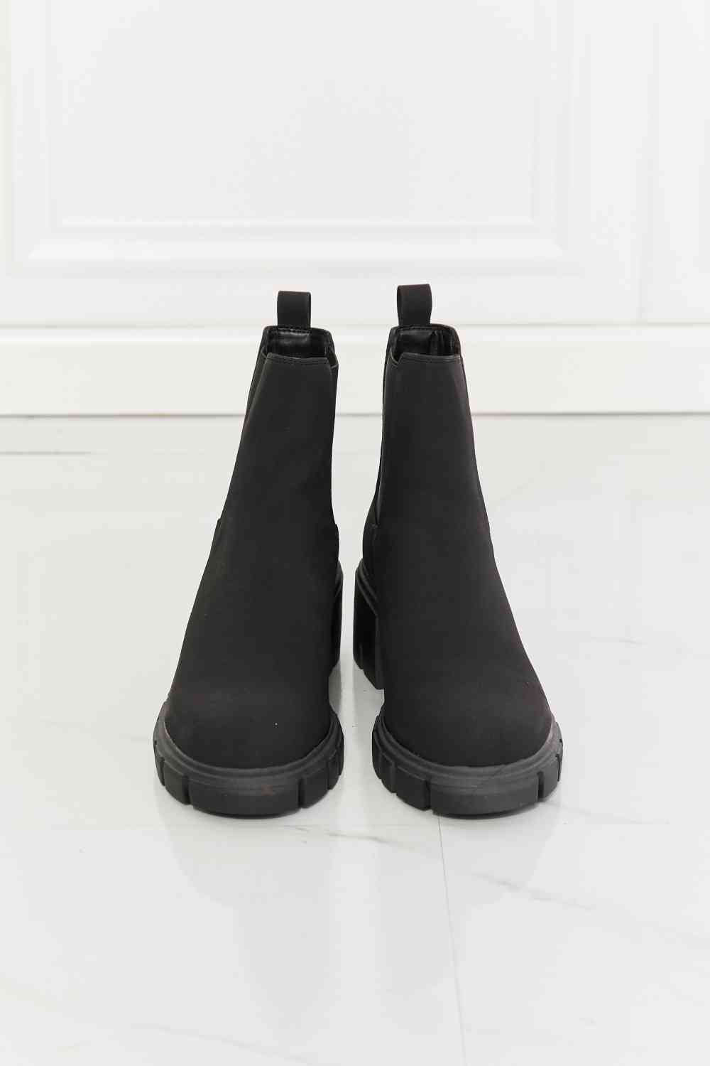 Matte Lug Sole Chelsea Boots